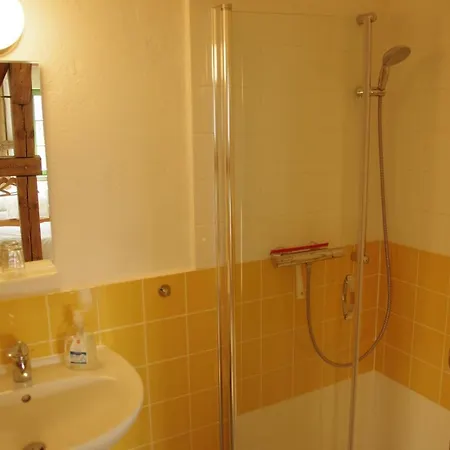 Stützpunkt Trebitz - Gästezimmer Am Europaradweg R1 Frühstückspension 3*